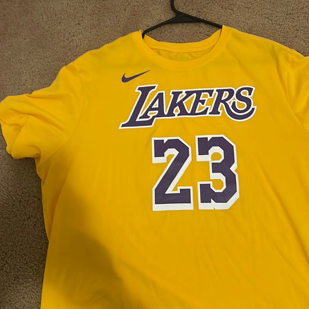 Laker tee